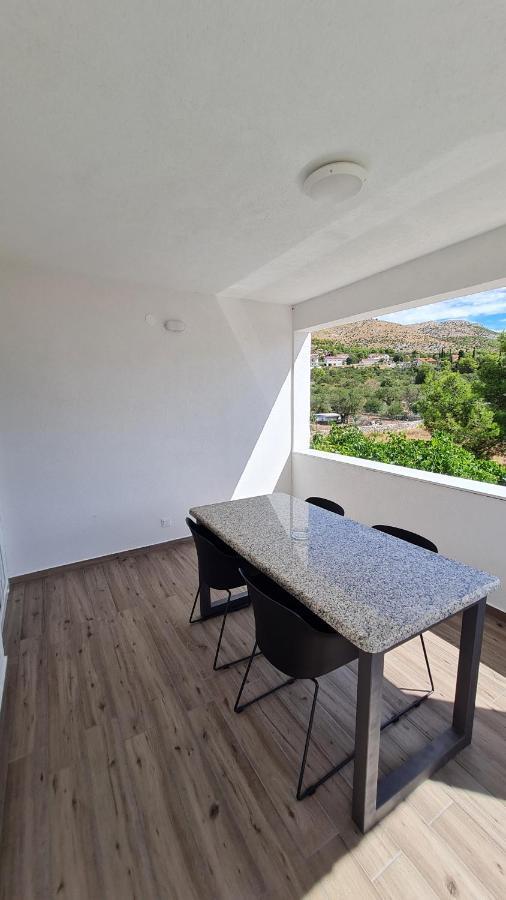 Apartmani Mlinar - One Bedroom Apartment With Seaview Grebaštica Eksteriør billede