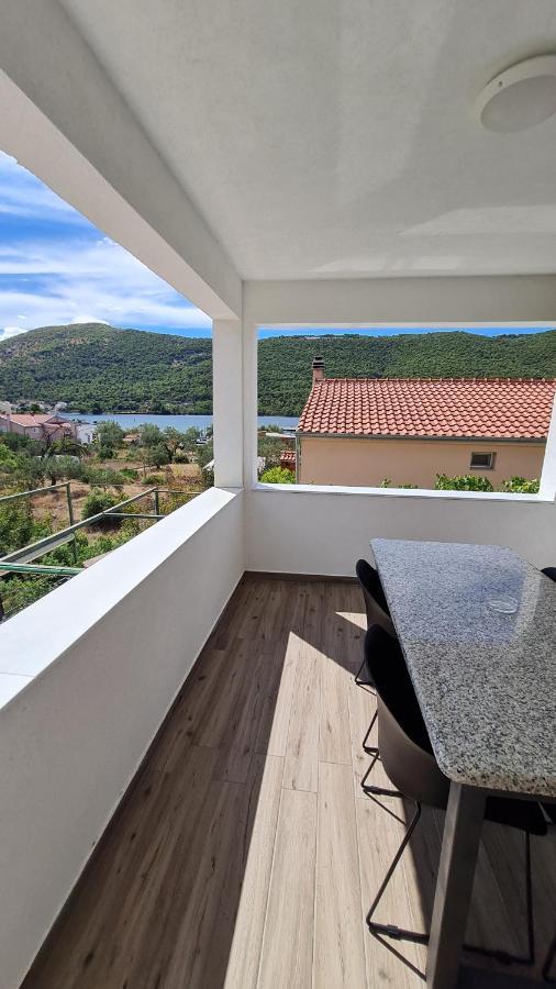Apartmani Mlinar - One Bedroom Apartment With Seaview Grebaštica Eksteriør billede