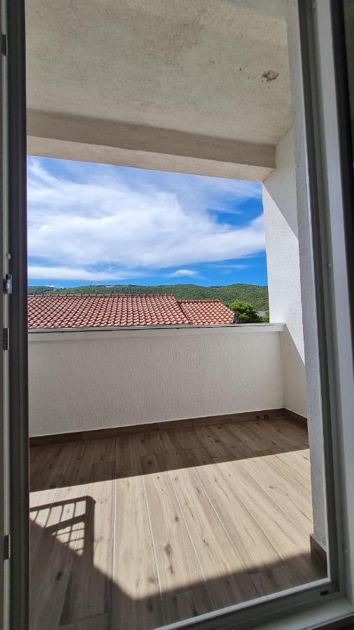 Apartmani Mlinar - One Bedroom Apartment With Seaview Grebaštica Eksteriør billede