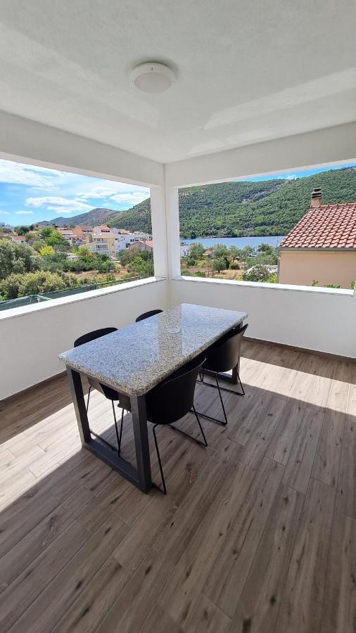 Apartmani Mlinar - One Bedroom Apartment With Seaview Grebaštica Eksteriør billede